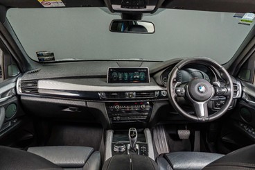 2017 BMW X5 - Thumbnail