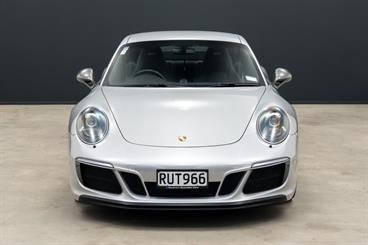 2018 Porsche 911 - Thumbnail