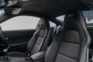 2018 Porsche 911 - Thumbnail