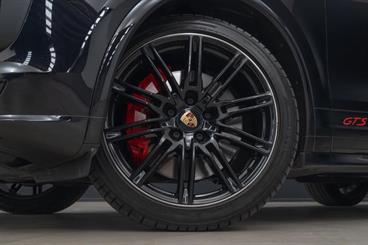 2015 Porsche Cayenne - Thumbnail