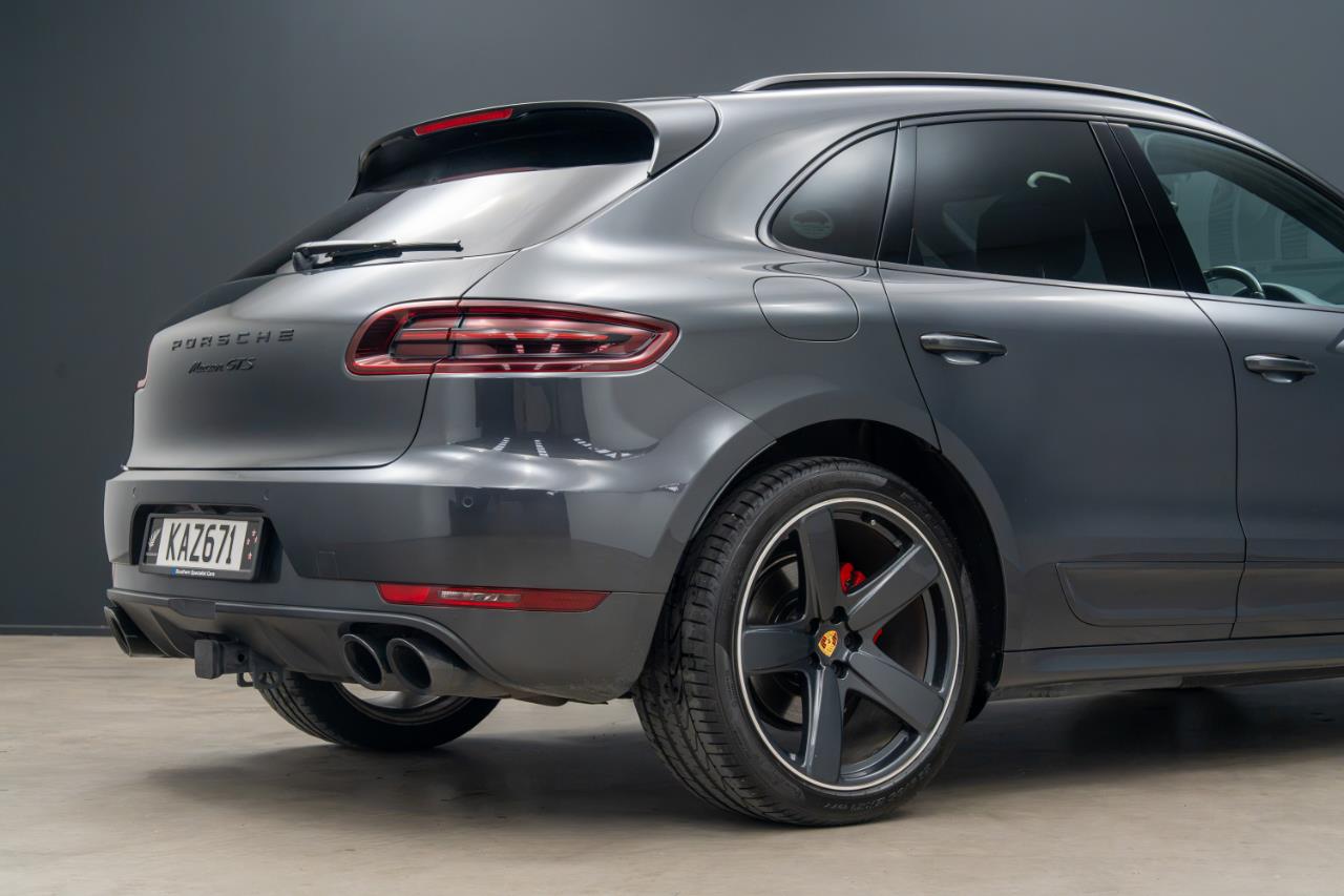 2016 Porsche Macan