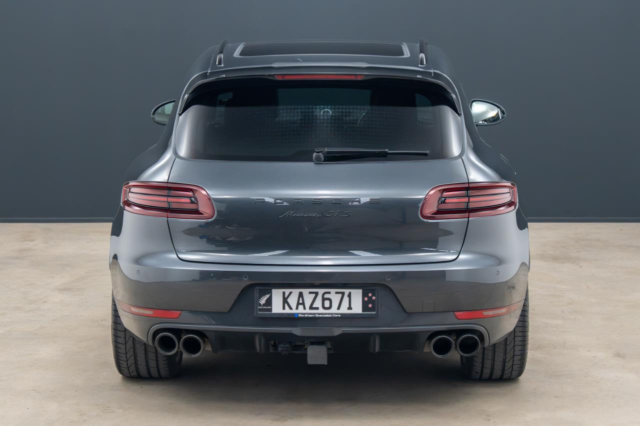 2016 Porsche Macan