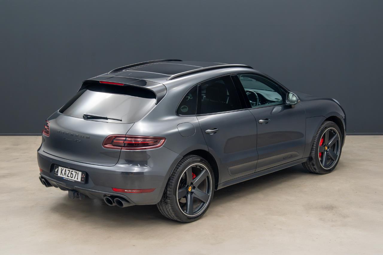 2016 Porsche Macan