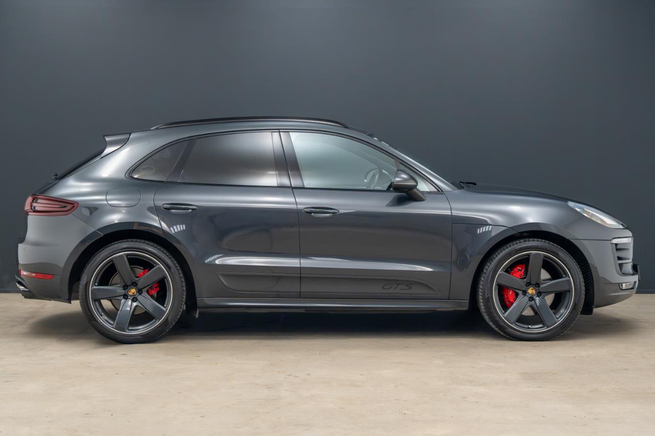 2016 Porsche Macan