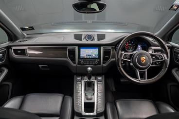 2016 Porsche Macan - Thumbnail