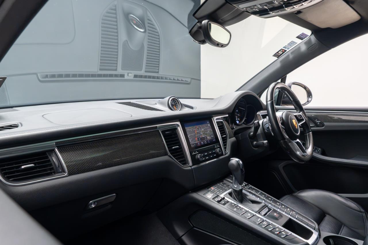 2016 Porsche Macan