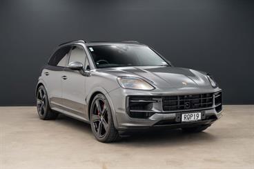 2024 Porsche Cayenne - Thumbnail