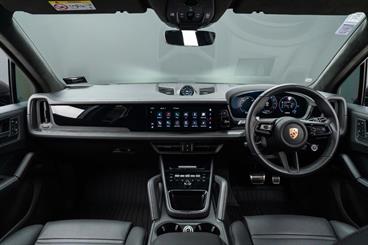 2024 Porsche Cayenne - Thumbnail