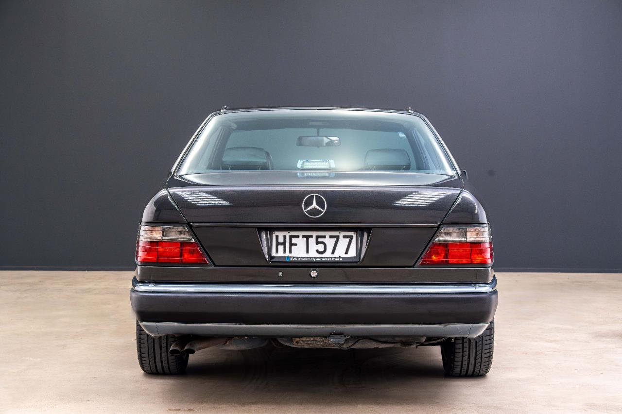1993 Mercedes-Benz 320