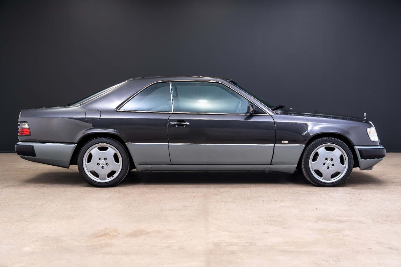 1993 Mercedes-Benz 320