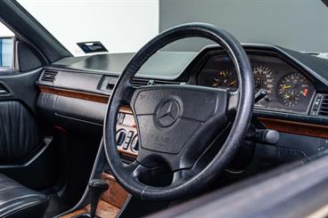 1993 Mercedes-Benz 320 - Thumbnail