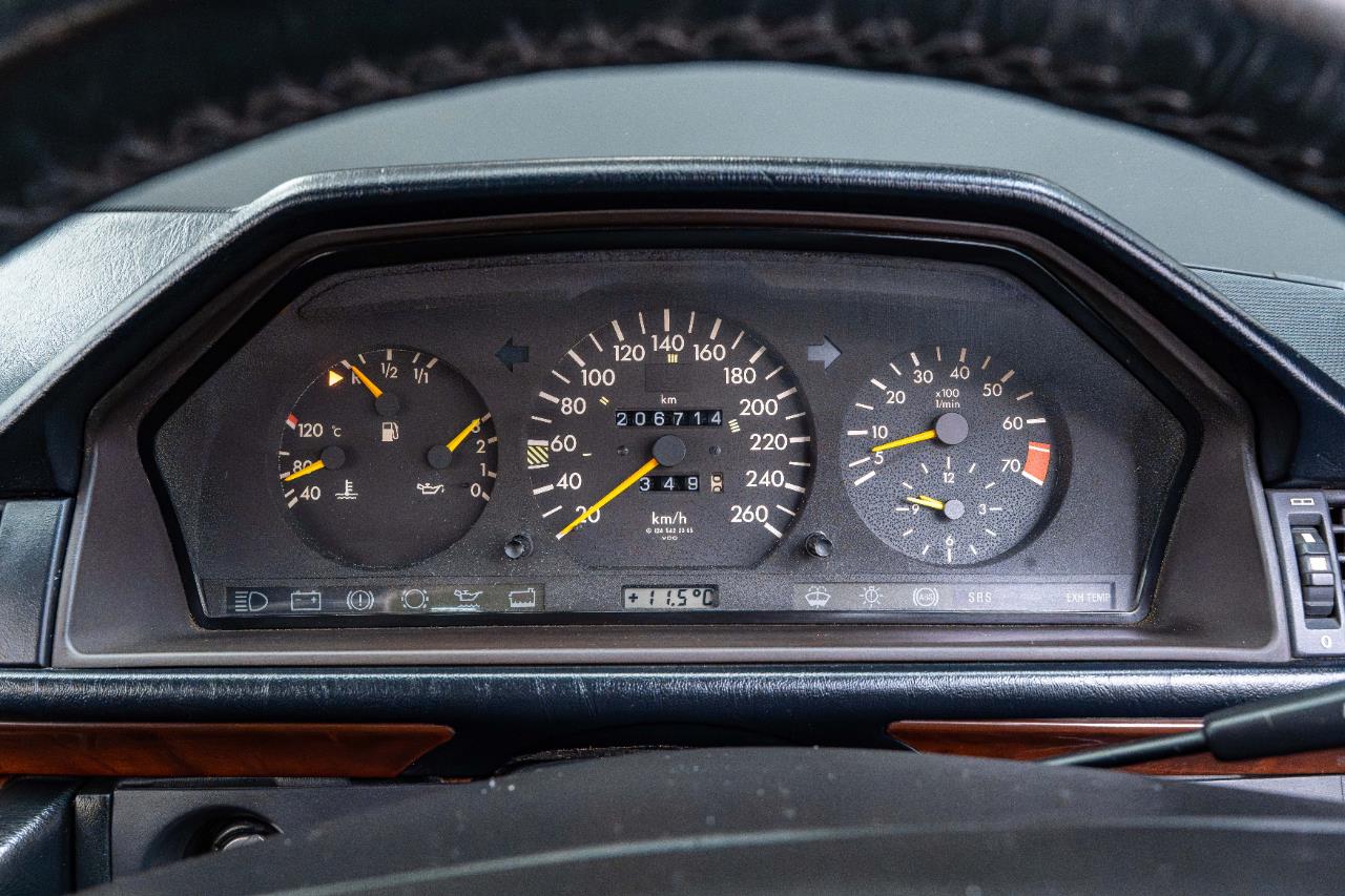 1993 Mercedes-Benz 320