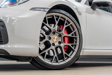 2021 Porsche 911 - Thumbnail