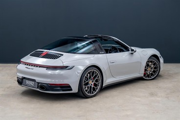 2021 Porsche 911 - Thumbnail