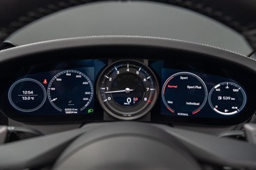 2021 Porsche 911 - Thumbnail