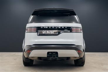 2023 Land Rover Discovery - Thumbnail