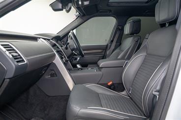 2023 Land Rover Discovery - Thumbnail