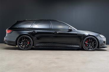 2018 Audi RS4 - Thumbnail