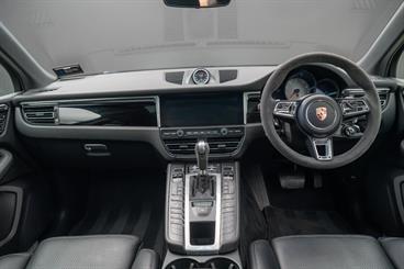 2019 Porsche Macan - Thumbnail