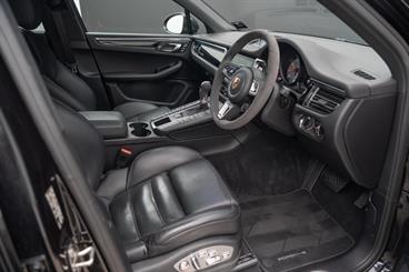 2019 Porsche Macan - Thumbnail